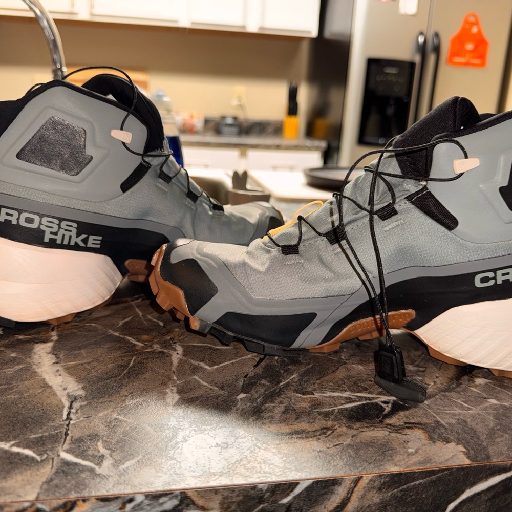NEW Salomon Hiking Shoes